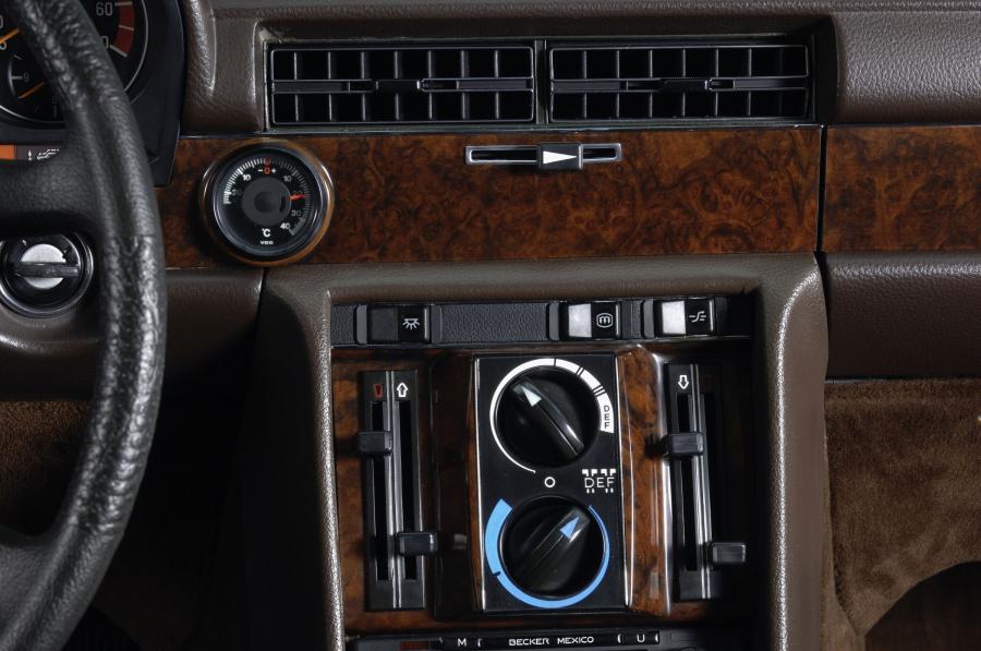  Mercedes-Benz S-Class 1972 года  (фото 20 из 36)